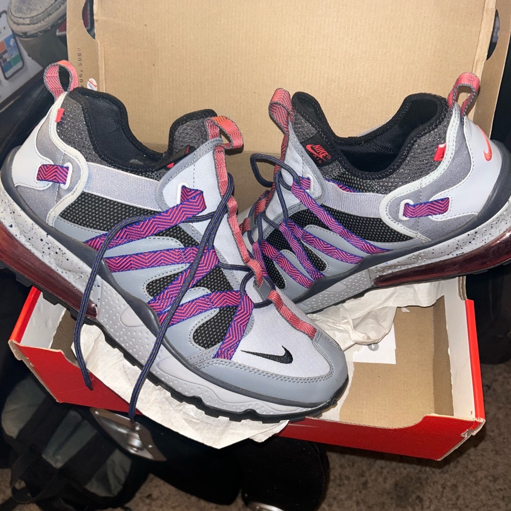Nike AirMax bowfin. Size 13 like new!! Comes with original box
